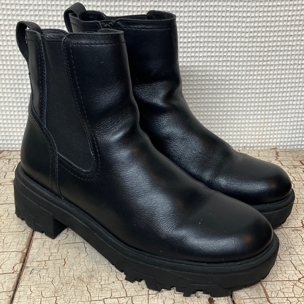 House of Harlow boots